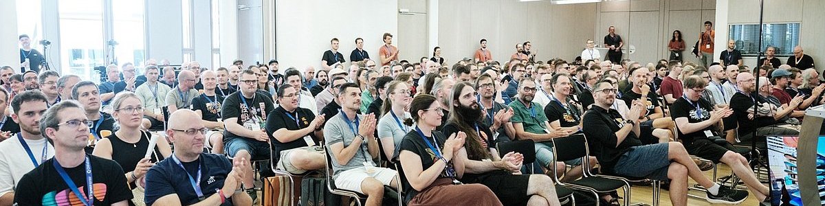 TYPO3 DevDays 2026 Publikum im Vortrag